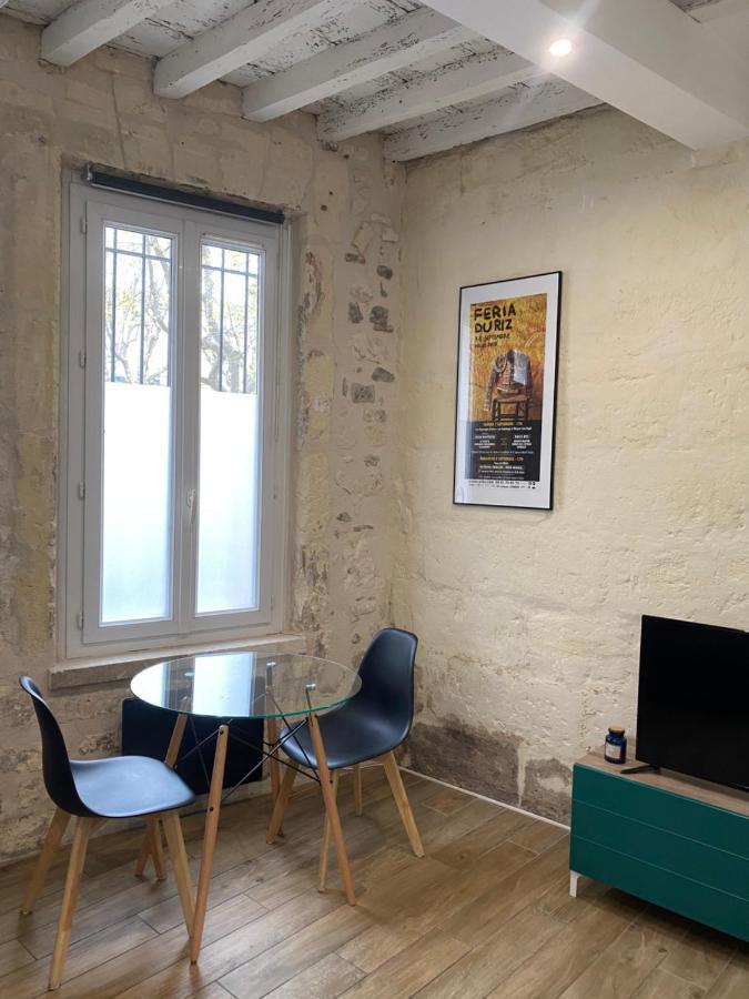 Nuit A La Roquette, Arles Apartment Bagian luar foto