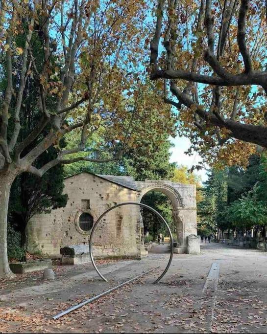 Nuit A La Roquette, Arles Apartment Bagian luar foto