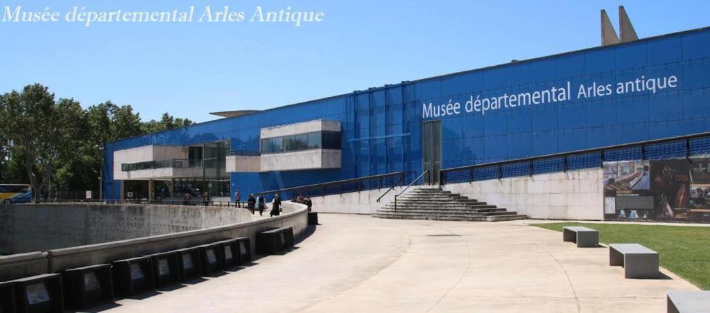 Nuit A La Roquette, Arles Apartment Bagian luar foto